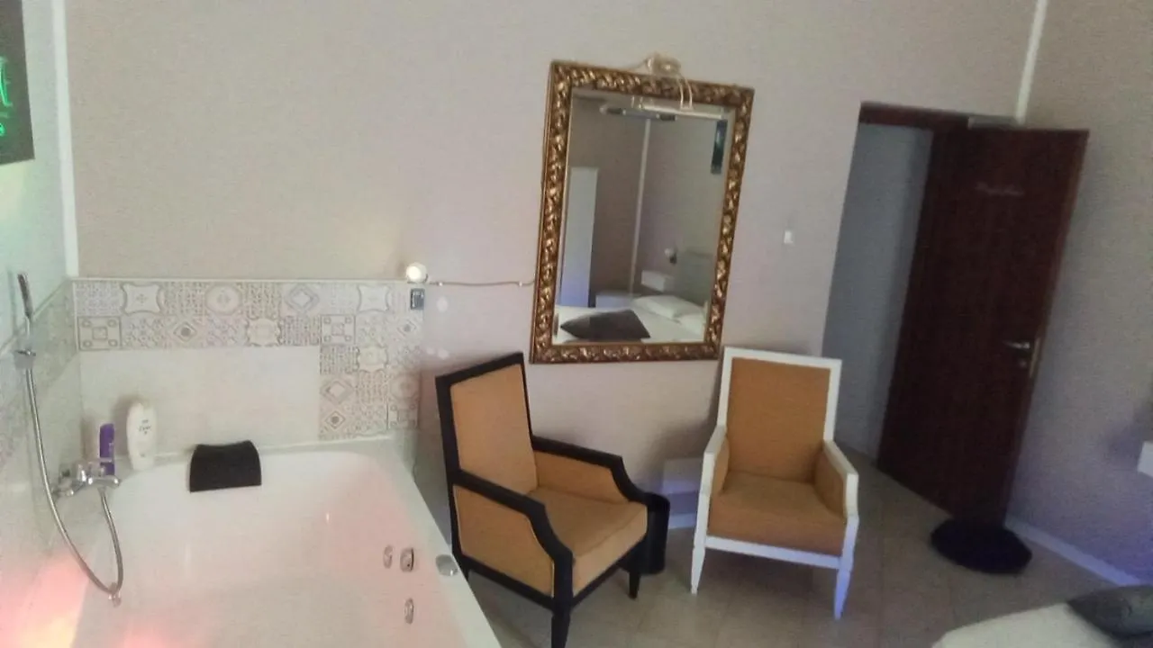 Vida Rooms Luxury Palermo 2*,  Italy